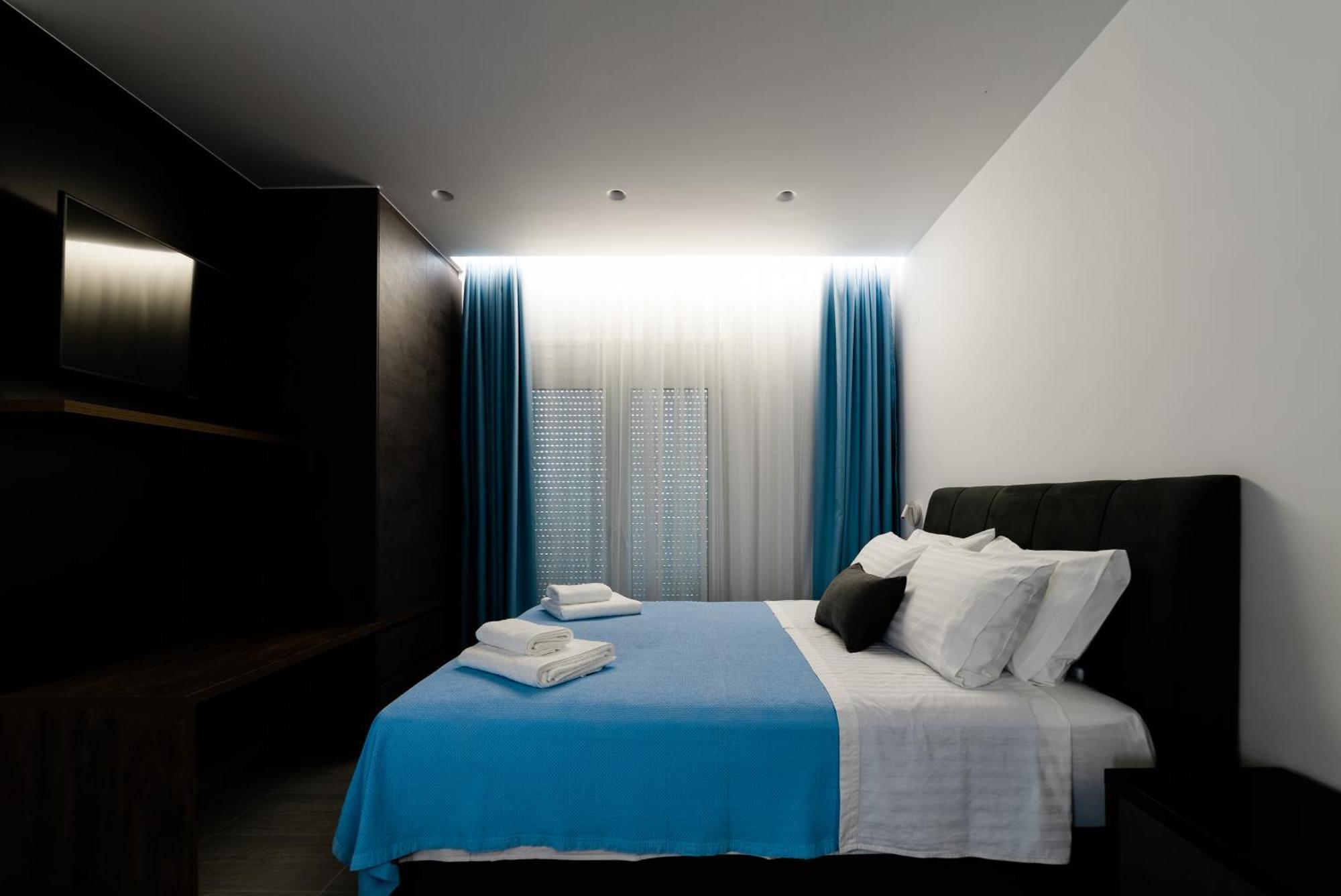 Athena Center Ii *